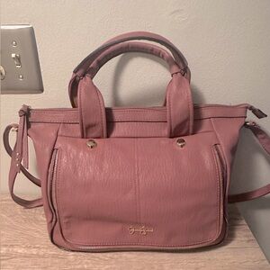 Mauve Jessica Simpson bag with top zipper closure